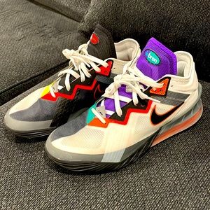 Nike Zoom LeBron 18 Low